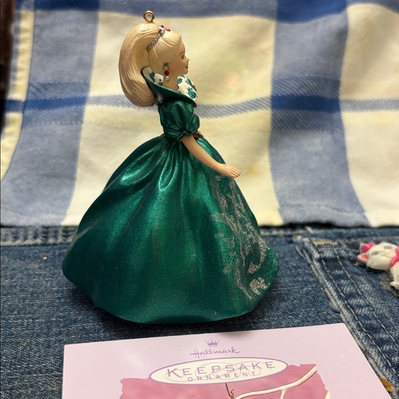 Vintage‎ 1995 Holiday Barbie Hallmark Keepsake Christmas Ornament #3 in Box - Picture 5 of 14